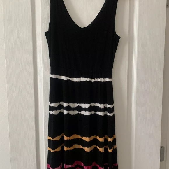 Green Dragon Women’s Dress - Picture 2 of 4